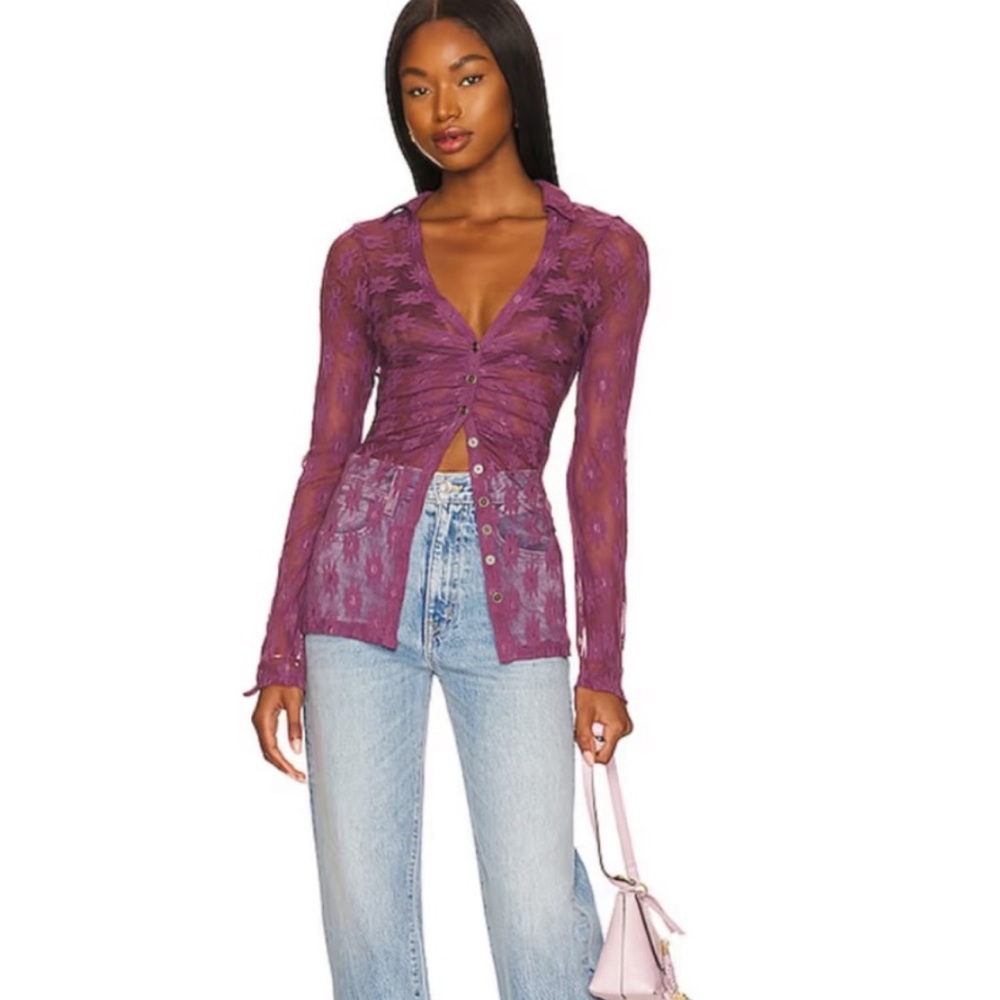 Free People Flower Fields shirtee in size Medium boysenberry
